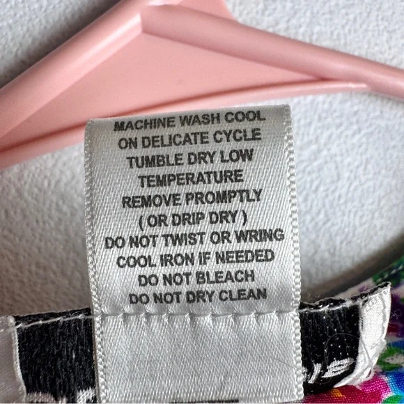 CD Daniels Top Womens Plus 2X Colorful Floral V-Neck 3/4 Sleeves Rayon Pintuck - Picture 5 of 6